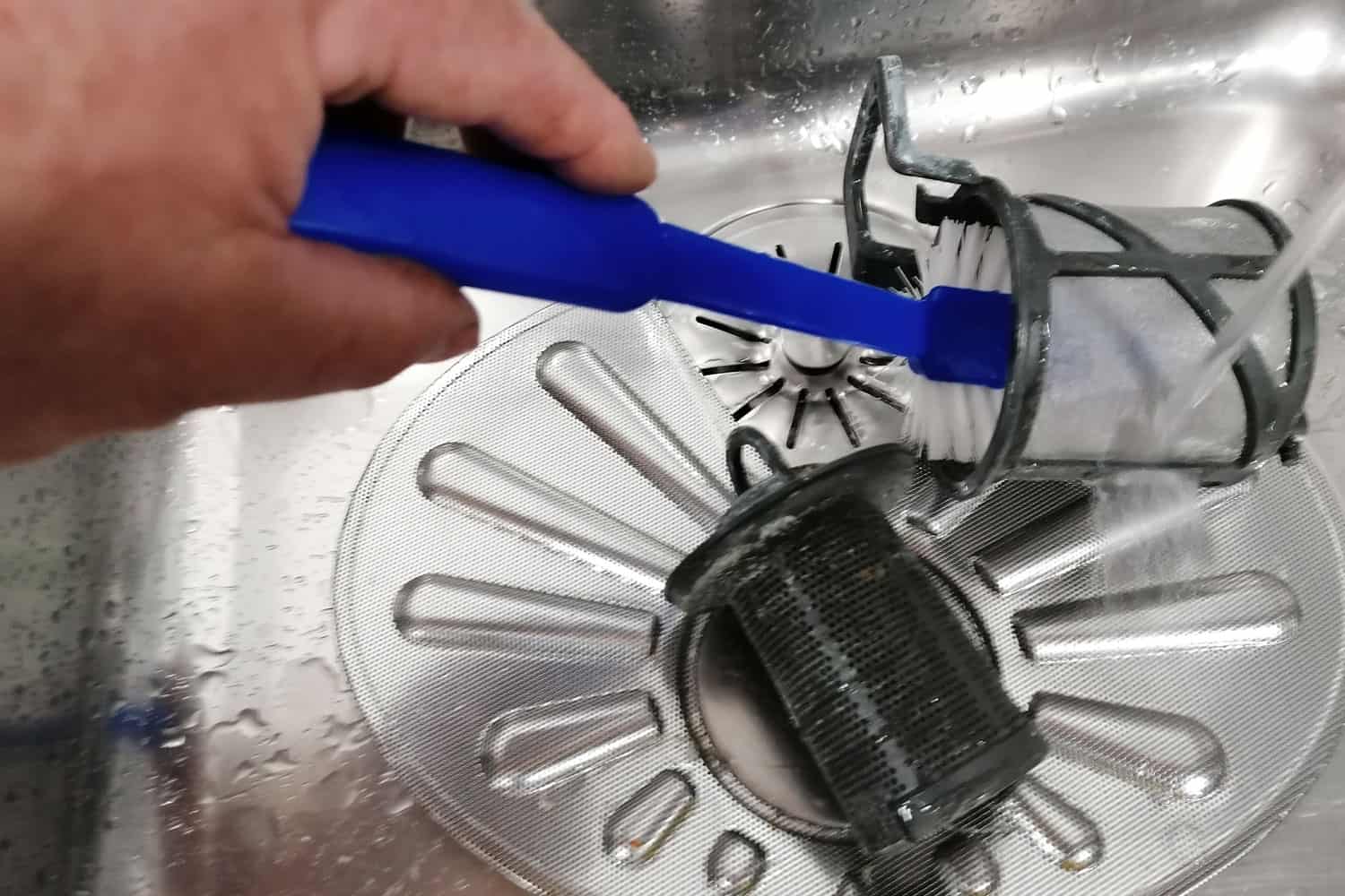 how to clean Samsung dishwasher filter